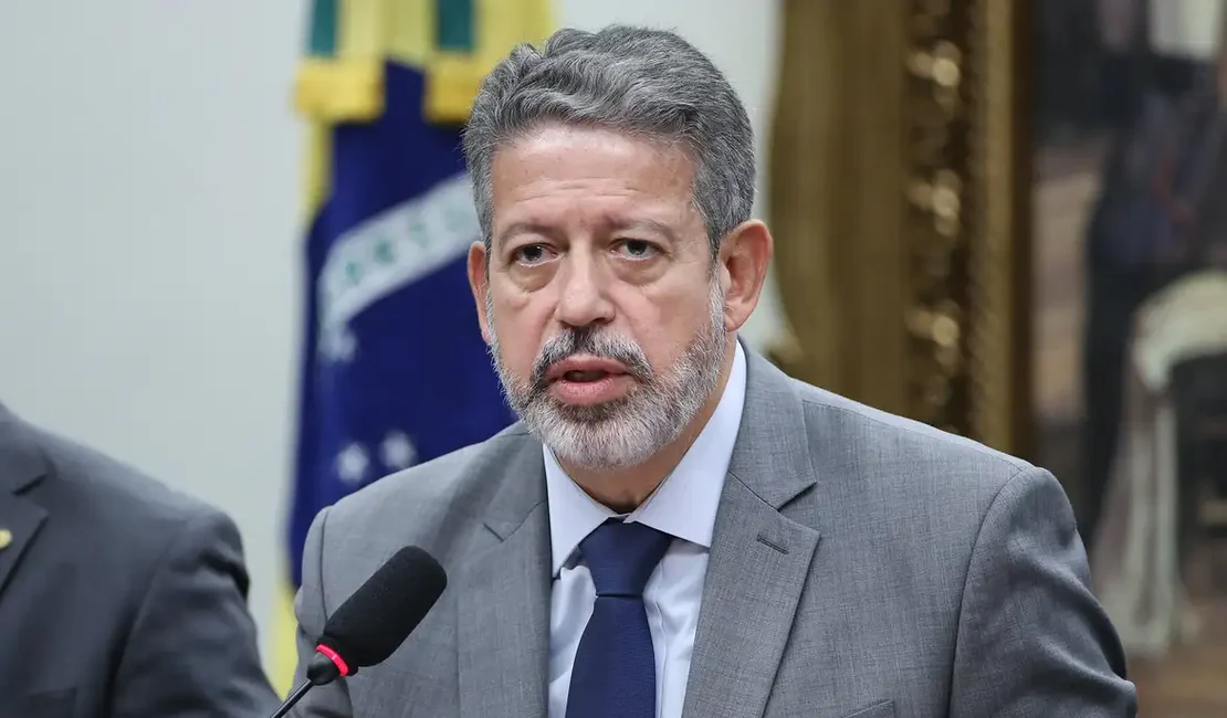 Após vexame com PEC da Blindagem, deputados aprovam por unanimidade isenção do IR
