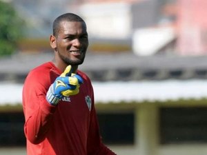 Goleiro Tom acerta com o Nacional (AM) e Danilo Galvão com o Águia (PA)
