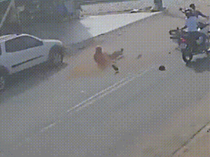 Câmeras flagram atropelamento de idoso por motocicleta em Girau do Ponciano