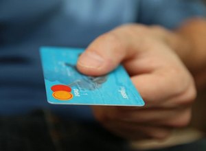 Pagamentos com cartões movimentam R$ 827 bilhões no 3º trimestre
