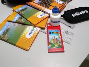 Prefeitura de Maragogi distribui kits escolares para alunos