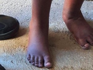 Investigação aponta que menino ficou em barril por pegar “comida que não devia”