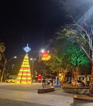 Ilumina instala decoração natalina na Jatiúca e em Ipioca