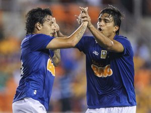 Cruzeiro goleia em tarde de derrotas para os clubes catarinenses