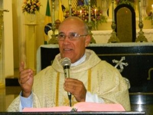 Sacerdote é internado na UTI com suspeita de Chikungunya