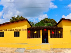 Prefeitura reforma escola na zona rural de Matriz de Camaragibe