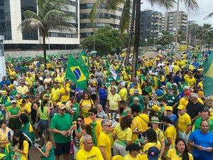 Manifestação contra o governo Lula é realizada neste domingo (1º) na orla de Maceió
