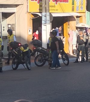 Casal entra em luta corporal e mobiliza PM no Centro de Arapiraca
