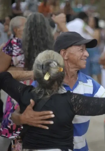 Expectativa de vida no país sobe para 76,6 anos, a maior já registrada