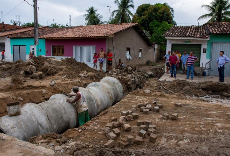 Em Atalaia, obras eleitoreiras mostram desespero do prefeito Chico Vigário