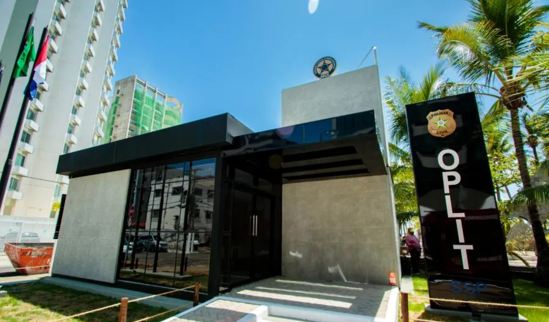 Oplit recupera pertences furtados na faixa de areia da praia de Ponta Verde