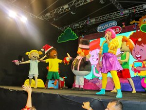 Natal Luz: Crianças prestigiam show do Mundo Bita em Palmeira
