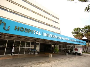 Trabalhador fica preso no sexto andar durante serviço no Hospital Universitário, em Maceió