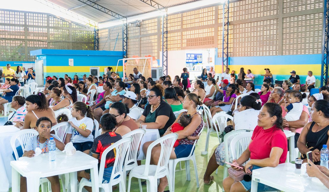 Prefeitura de Maragogi realiza homenagem às mães do PAIF com entrega de cestas básicas e sorteio de brindes