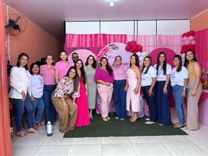 Farmácia Central de Lagoa da Canoa realiza ação especial pelo Outubro Rosa