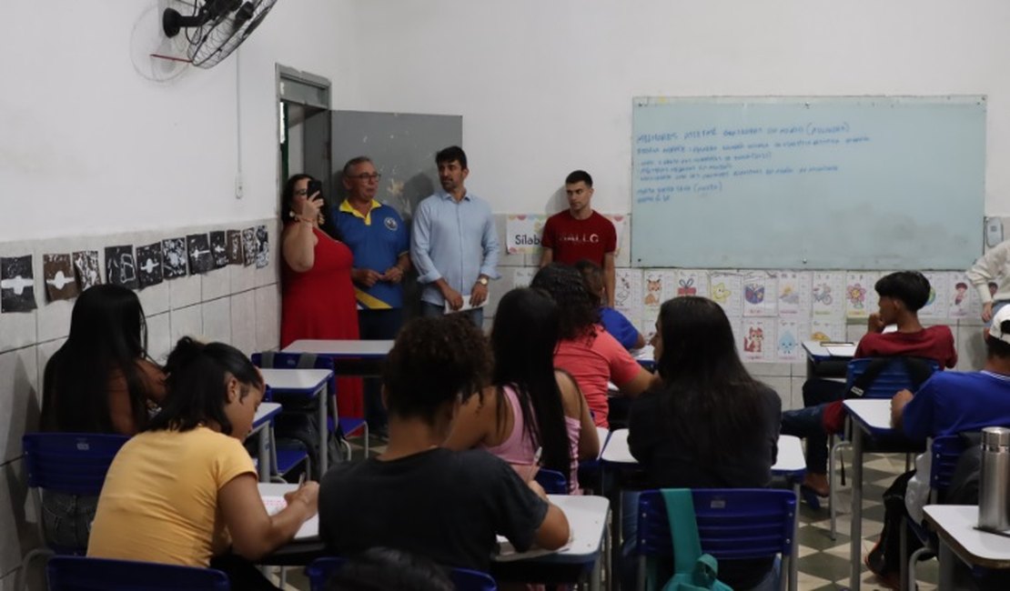 MPE flagra alimentos fora das normas sanitárias em escolas de Delmiro Gouveia