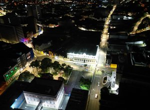 Ruas do Centro de Maceió têm iluminação pública modernizada com tecnologia LED