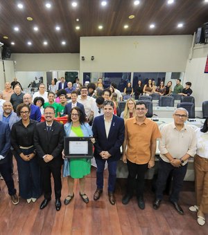 Ministra de Lula recebe título de cidadã maceioense, proposto por vereador do PCdoB