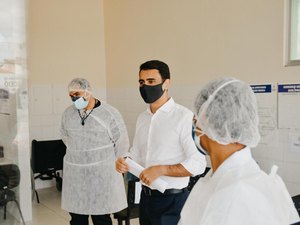 JHC quer zerar filas de exames e fazer mutirões de consultas em Maceió