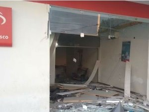 Quadrilha explode caixa eletrônico em Ouro Branco