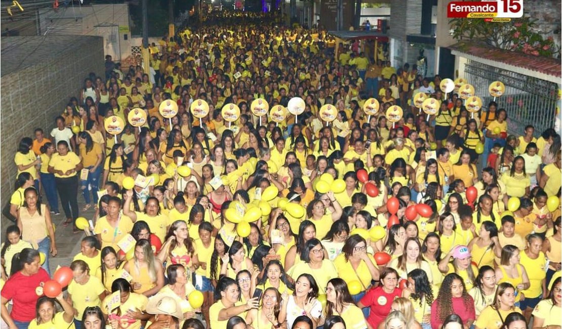 Mulheres fazem histórica caminhada apoiando Fernando Cavalcante