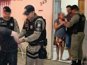 Homem agride mulher e é preso ao fugir para casa da mãe em Palmeira dos Índios