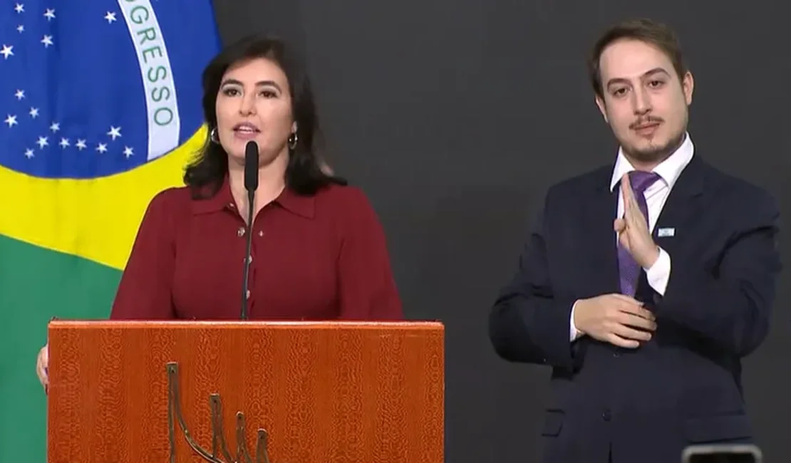 Ao lado de Haddad, Tebet assume Planejamento e diz que deixará divergências “para depois”