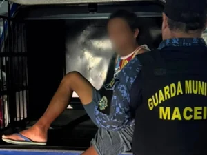 Homem é preso após furtar bolsa de idosa em gabinete da Câmara de Maceió