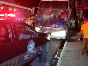 Vídeo: Dupla assassina jovem dentro de ônibus com destino a São Paulo