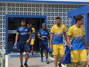 Na abertura da Copa do Nordeste, CSA encara o Vitória-BA no Estádio Rei Pelé