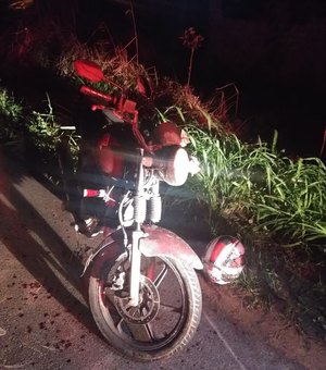 Motociclista fica ferido após desviar de cavalo na AL 101 Norte, em Paripueira