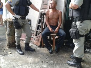 Homem com transtornos mentais ateia fogo em residência no bairro Manoel Teles
