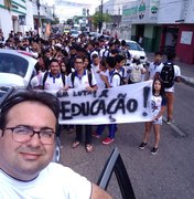 Participação de professor ligado ao PSL em protesto de estudantes gera polêmica