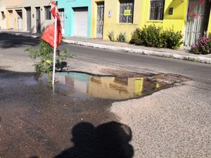Casal descumpre decisão judicial sobre reparos em vias públicas de Arapiraca