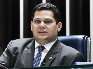 Davi Alcolumbre testa positivo para coronavírus