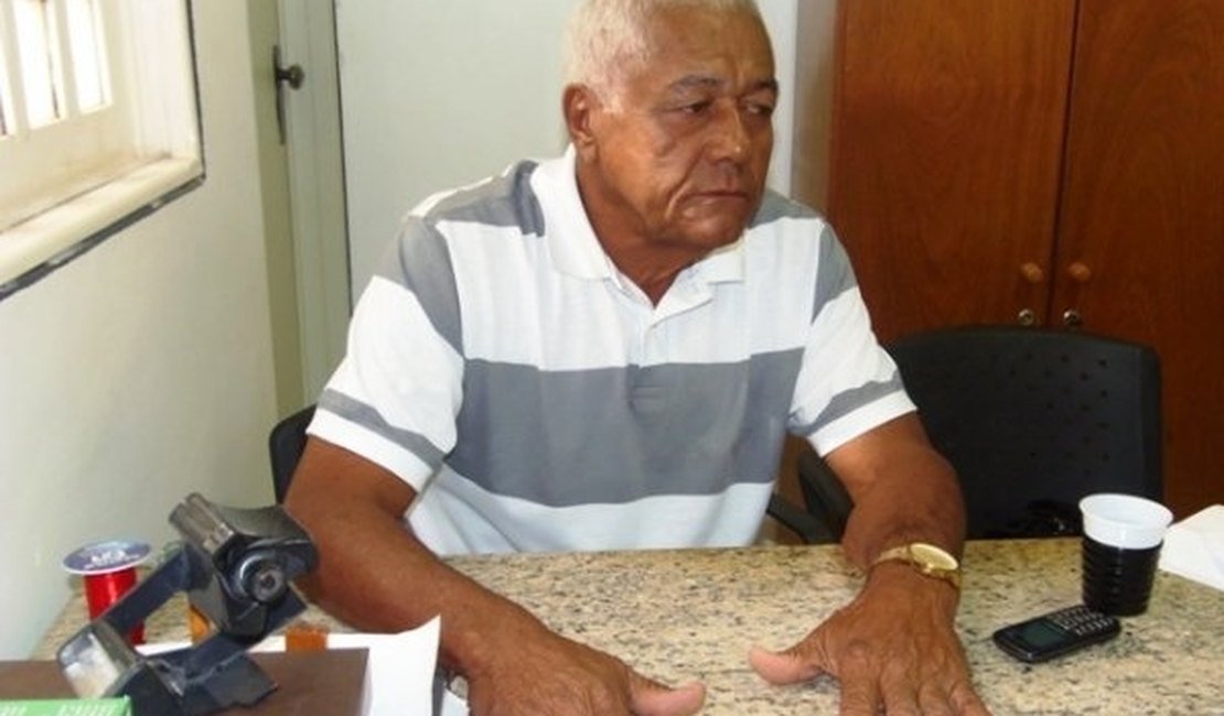 Prefeito teria forjado contratação para desviar recursos de São Luis do Quitunde