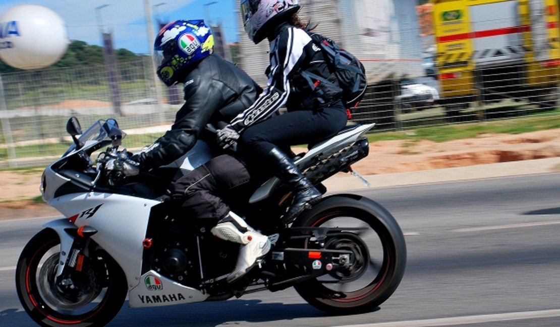Deputados de SP aprovam lei que proíbe garupa em motos