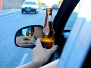 Motorista provoca acidente e é detido por embriaguez ao volante na capital