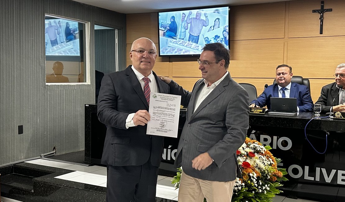Josenildo Souza recebe título de Cidadão Honorário de Arapiraca em cerimônia concorrida