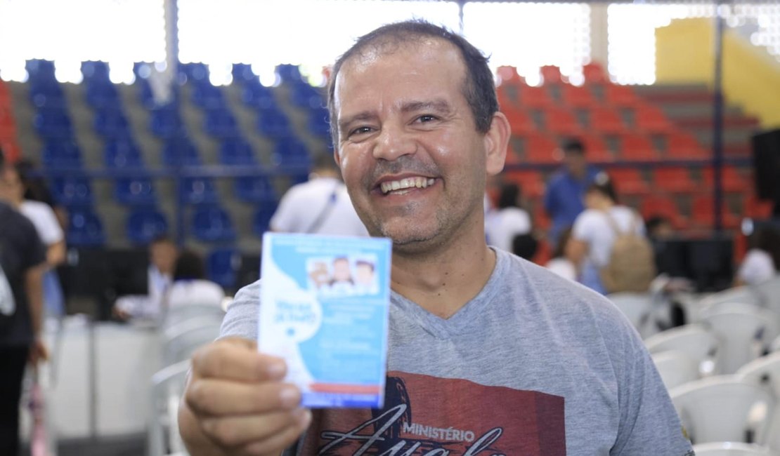 Mais de 500 pessoas são beneficiadas com atendimento do Cartão Escola 10 e Vem que dá Tempo em Arapiraca