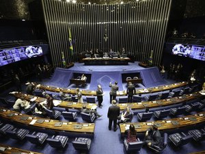 Senado rejeita projeto sobre venda de distribuidoras da Eletrobras