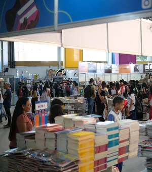 Bienal aquece economia com livros e gera frutos permanentes