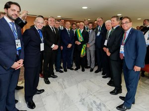 Temer se despede da equipe e embarca para São Paulo, onde vai morar