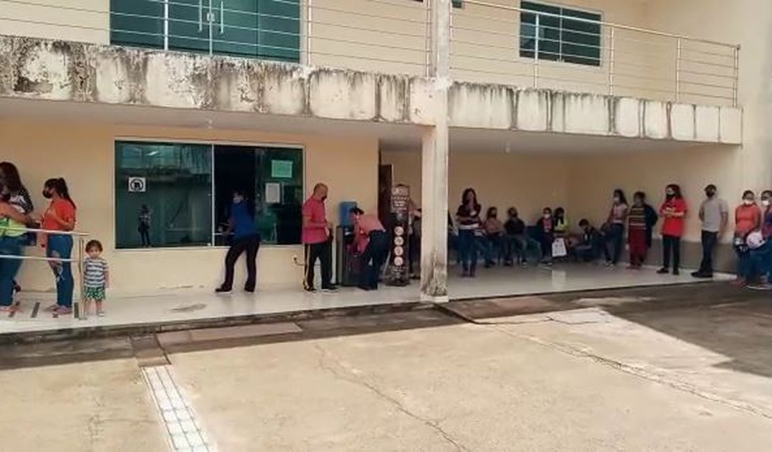 [Vídeo] Retardatários têm até às 11h para regularizar, transferir ou fazer título eleitoral em Arapiraca