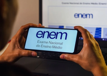 ENEM chegando: Profissionais e estudantes ligam o alerta na reta final.