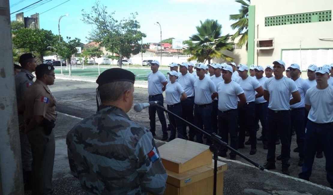 Novos alunos são recepcionados na Polícia Militar