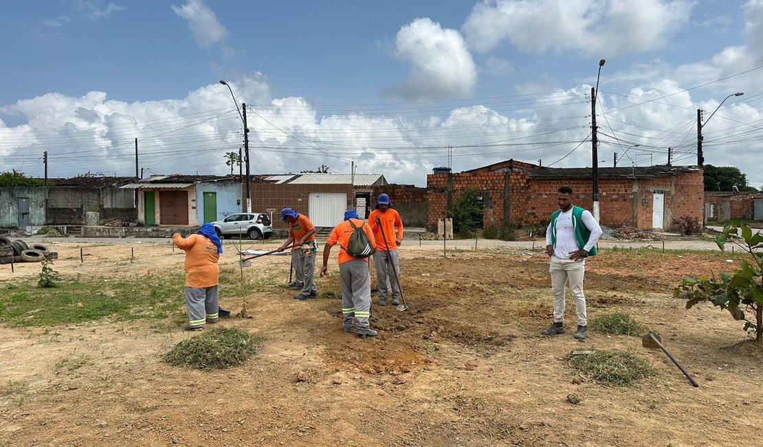 Conjunto Santa Maria recebe projeto de arborização com mudas frutíferas e nativas