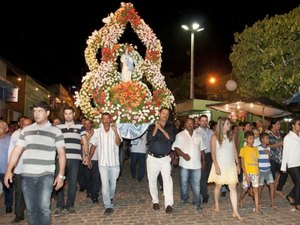 Procissão marca encerramento das festividades da padroeira