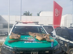 Polícia apreende espingarda e peles de jacaré no Litoral Sul de Alagoas