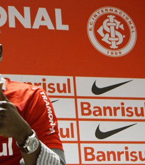Botafogo quer zagueiro Paulão, mas salário alto assusta time carioca